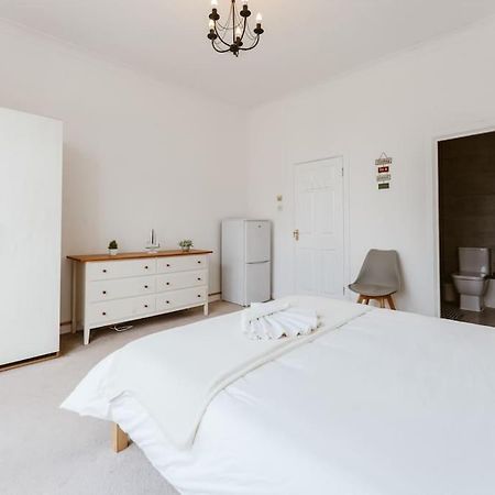 Spacious Ensuite Room Near Top Tourist Attractions ロンドン エクステリア 写真
