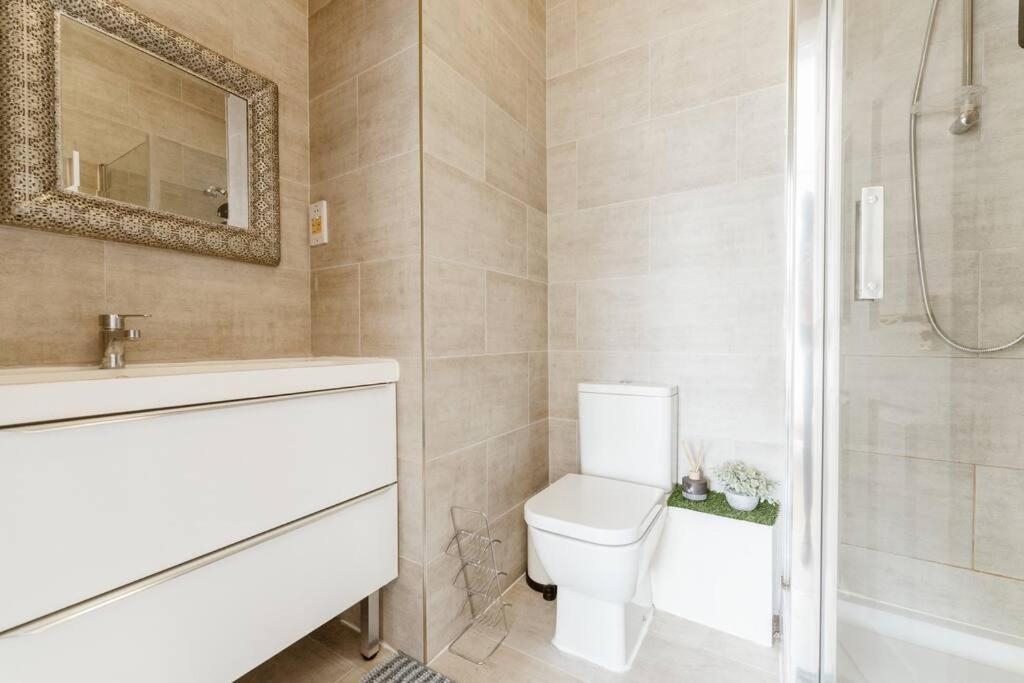 Spacious Ensuite Room Near Top Tourist Attractions ロンドン エクステリア 写真